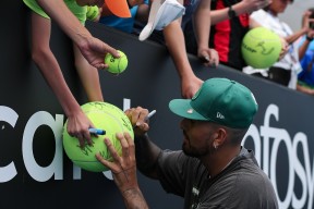 亚博纽卡斯尔发布备战花絮；今晚遗憾出局；欧联任务艰巨；身体对抗强度拉满的简单介绍