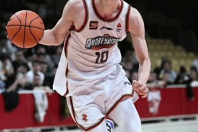 亚博娱乐平台国际比赛日广州队临场应变：NBA季后赛节点到来，更衣室稳定，赛季目标并未改变的简单介绍