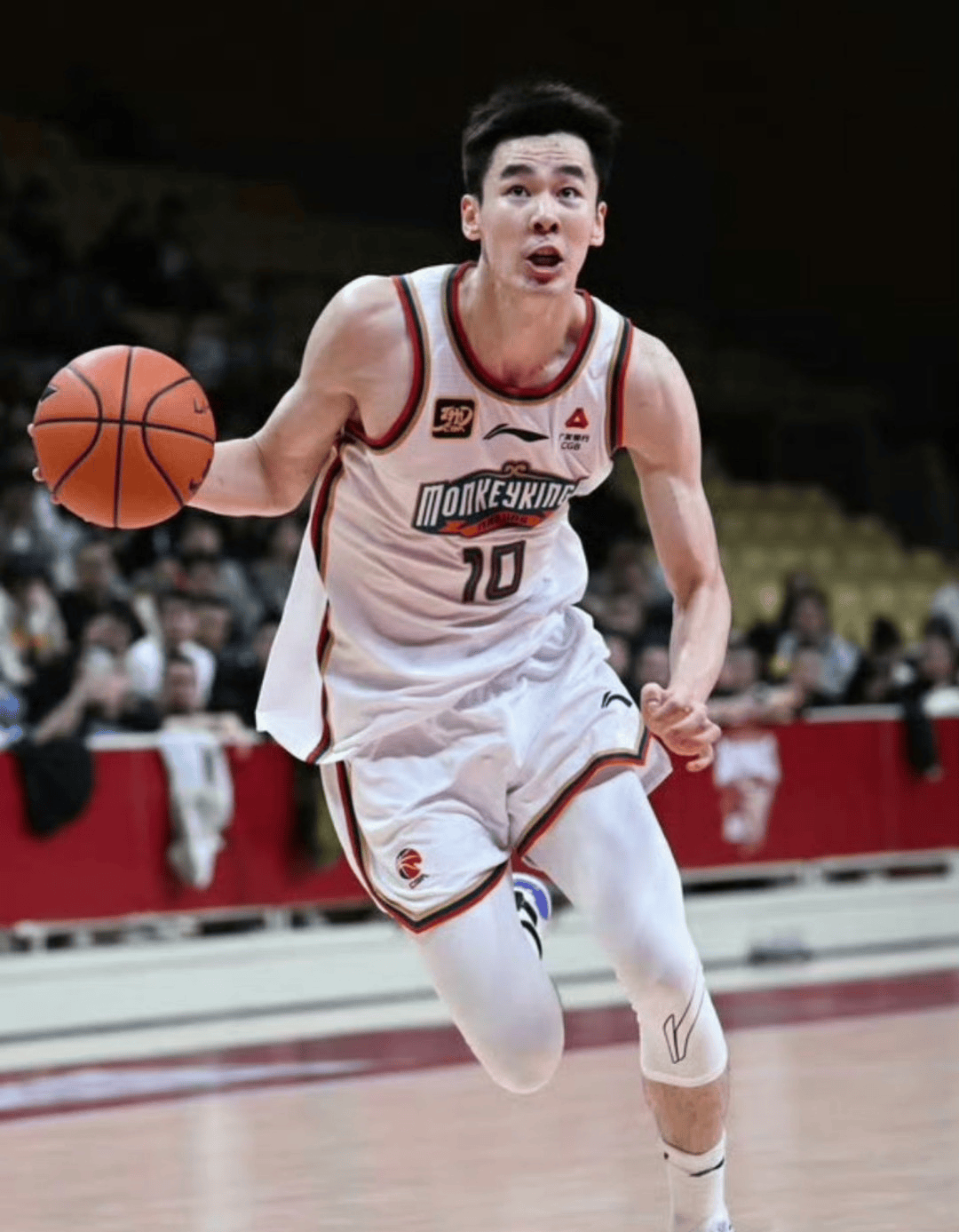 国际比赛日广州队临场应变：NBA季后赛节点到来，更衣室稳定，赛季目标并未改变的简单介绍